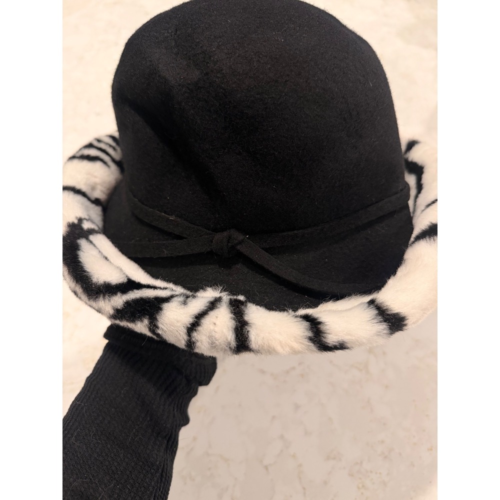 Vintage Black Wool Cloche Hat Zebra Print Faux Fur Brim Made in USA Woolmark - Picture 2 of 5